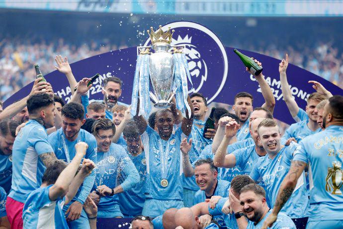 他三分一旦开张就挡不住（他三分手感一来，谁也拦不住）