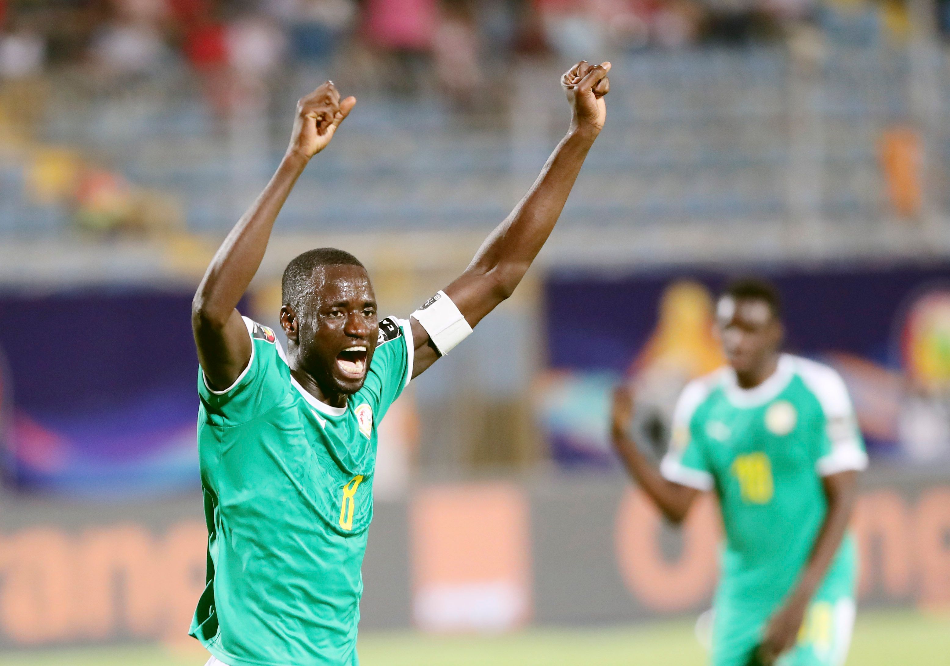 美记：湖人现在拥有最强的二人组，詹姆斯是时候离开了（美媒：湖人坐拥最强双星，詹姆斯是时候离队了）