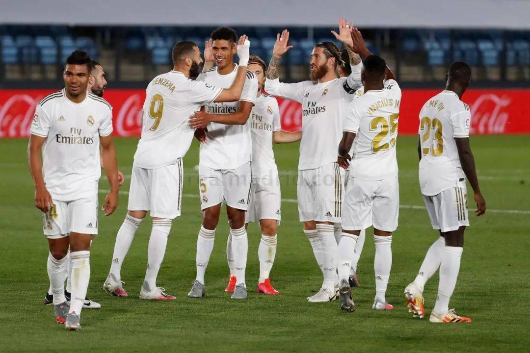 23岁345天，奥利塞成拜仁队史最年轻单场德甲独造五球的球员（23岁345天，奥利塞创纪录：成拜仁队史最年轻德甲单场直接造5球的球员）