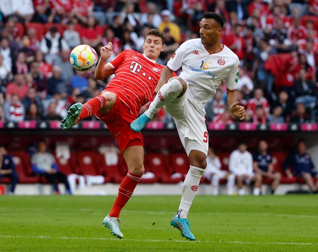 186场追平内马尔，阿劳霍升至巴萨队史拉美球员出场榜第十（阿劳霍出战186场追平内马尔，跻身巴萨拉美球员出场榜第十）