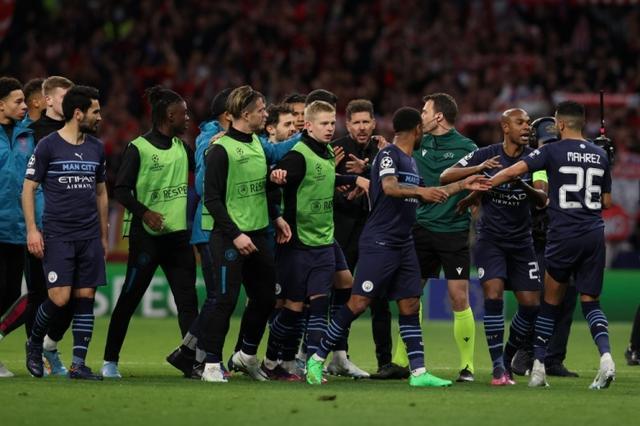 华夏幸福旧将许小龙：李铁指导业务能力很强，带队特别细致（前华夏幸福球员许小龙：李铁执教能力出众，带队细致入微）