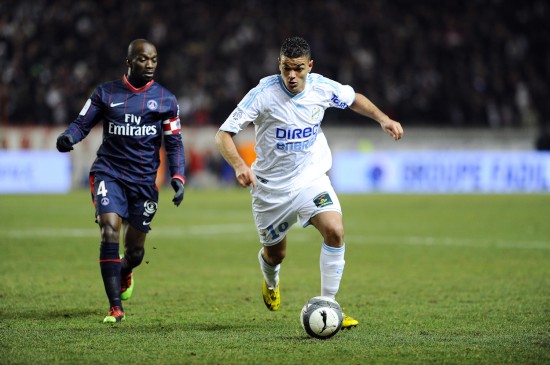 超高效率！里夫斯15投12中砍下38分8篮板（里夫斯手感炽热：15投12中砍下38分8篮板）