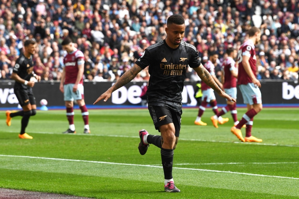 记者：莱奥周二接受核磁共振检查，结果显示无肌肉损伤（记者：莱奥周二完成核磁检查，未发现肌肉受损）