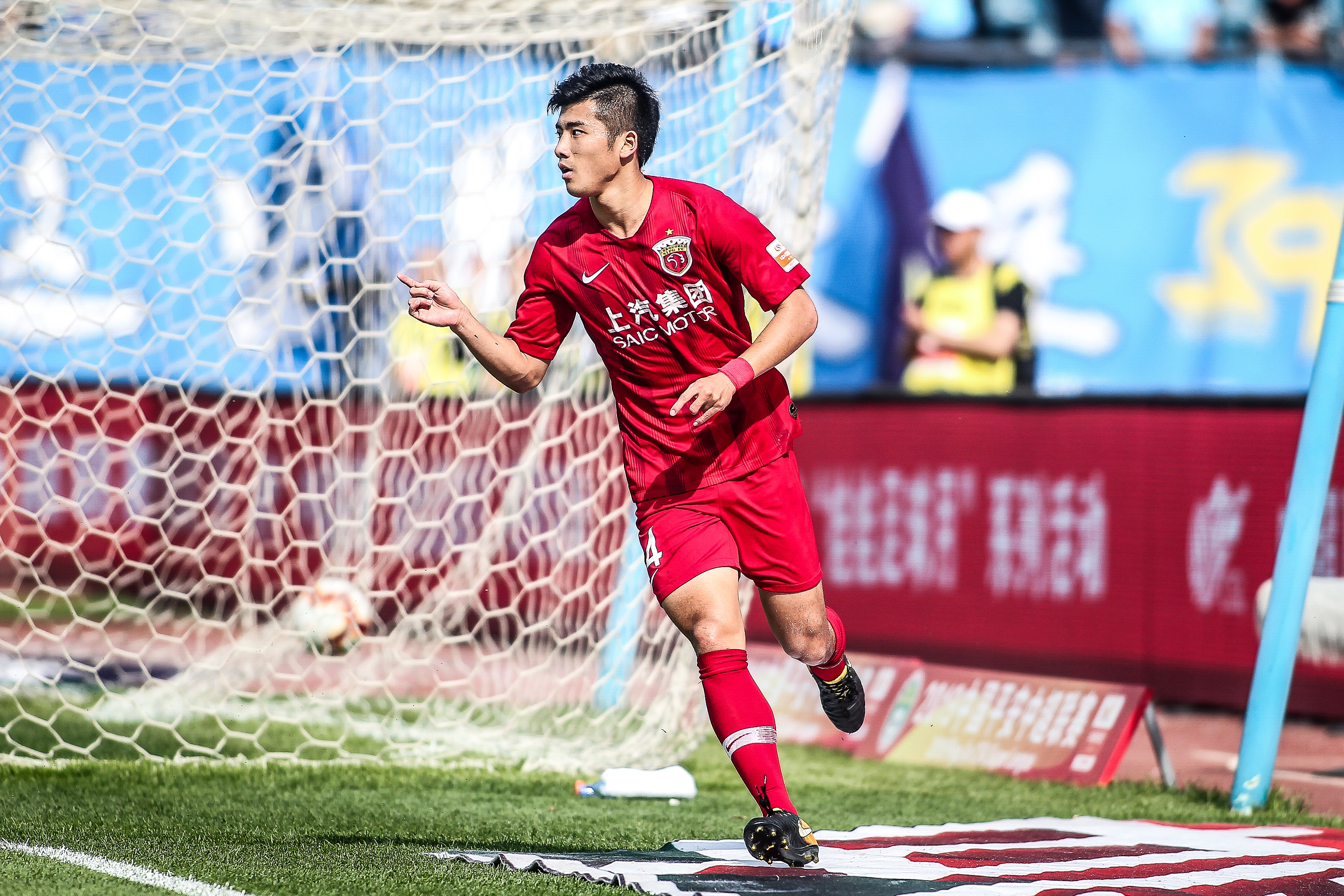 德甲半场：霍恩顿吉破门，格雷罗扳平，拜仁慕尼黑1-1圣保利（半场战报：霍恩顿吉先拔头筹，格雷罗扳平，拜仁慕尼黑暂1-1圣保利）