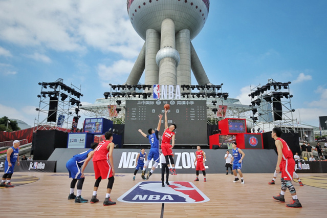 翻修球场，“连滚带爬”为的是“从从容容”（修缮球场：当下辛苦，只为日后从容）