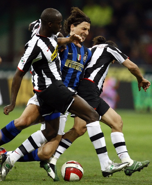 中超土帅强势崛起：16队本土主帅独占八强，山东泰山成最大受益者（中超土帅势头正劲：八强全由本土主帅执掌，山东泰山成最大赢家）