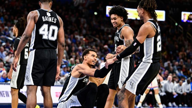 体图：加盟多特之前，施洛特贝克曾与萨利在后者家中会面（体图：签约多特前，施洛特贝克曾在萨利家中会谈）