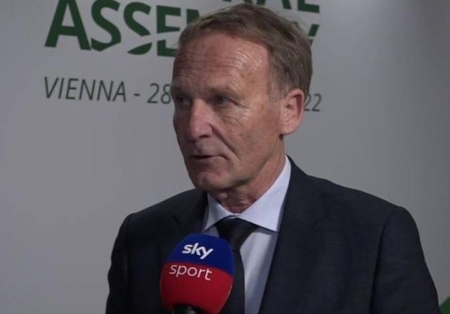 中国球员留洋要分几步走？看看日本足球的“参考答案”（中国球员留洋该如何分步推进？看看日本足球的可供借鉴之路）