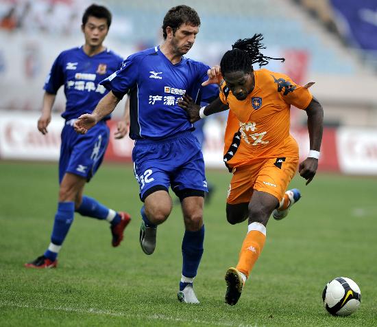 “苏超番外篇”，南京VS苏州足球对抗赛已有超5000人预约看球（苏超特别场：南京对苏州足球对决，预约观赛人数突破5000）