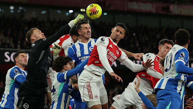 湖人浓眉哥篮下统治球队获胜（浓眉哥内线制霸，湖人取胜）