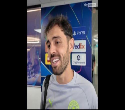 前锋单刀破门，决绝果断引喝彩（前锋单刀冷静终结，果敢一击引全场喝彩）