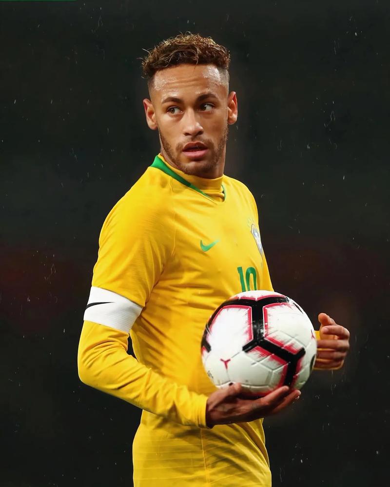 湖人官方：里夫斯遭遇左小腿轻微拉伤，将于1周后复查（湖人官宣：里夫斯左小腿轻微拉伤，预计一周后复查）