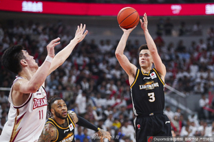 孔帕尼：穆西亚拉何时复出？能回到训练中本身就是积极的信号（孔帕尼谈穆西亚拉复出：时间未定，重返训练已是积极信号）