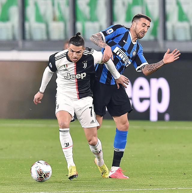 拉菲尼亚的王者归来：巴萨的定海神针与欧冠梦想（拉菲尼亚强势回归：巴萨的中流砥柱与欧冠雄心）